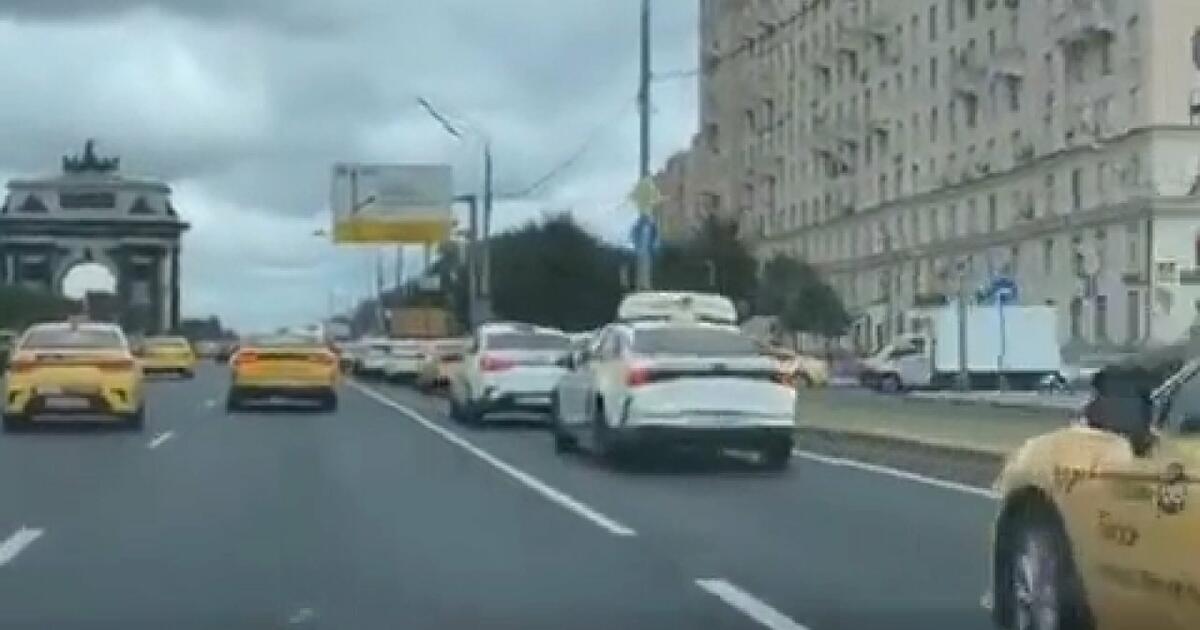 Ktoś zhakował Yandex Taxi i zamówił wszystkie ich taksówki w Moskwie do jednego miejsca