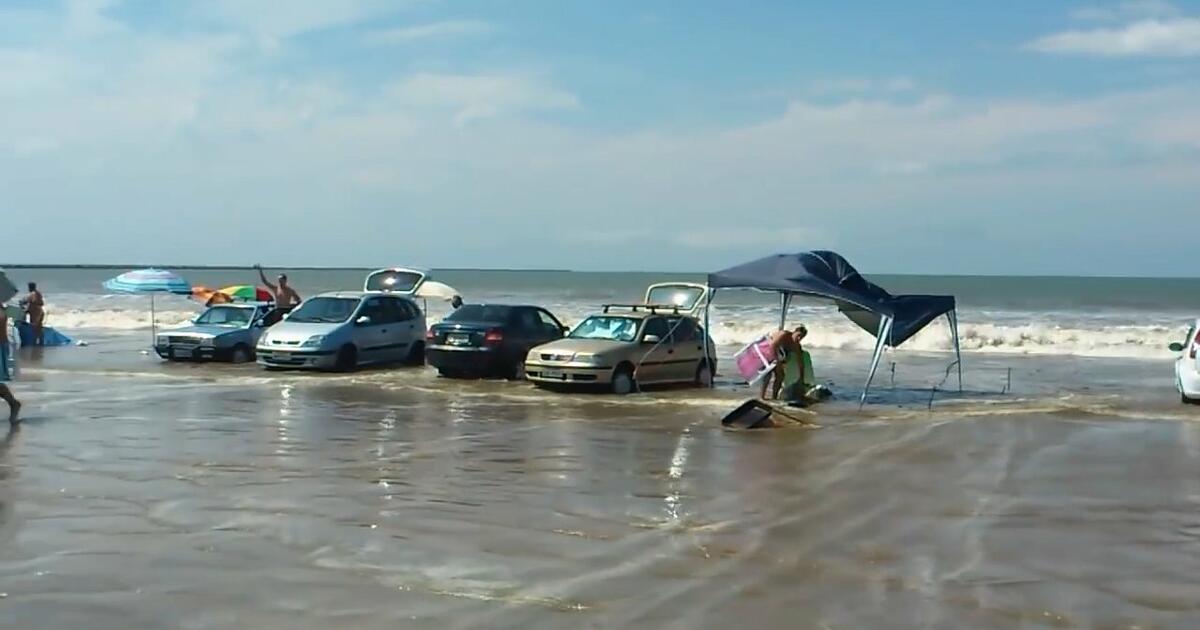 Parkowanie na plaży to nie jest dobry pomysł.