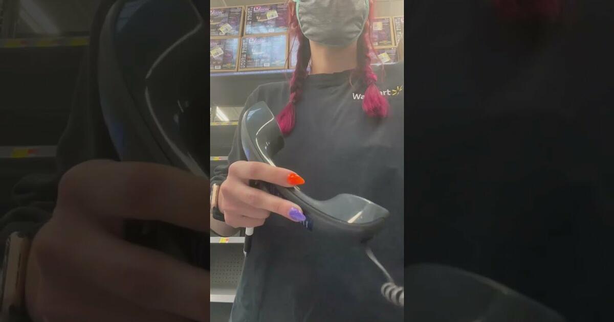 Dziewczyna wygarnęła kierownictwu Walmarta przez intercom, po czym rzuciła robotę [WIDEO]