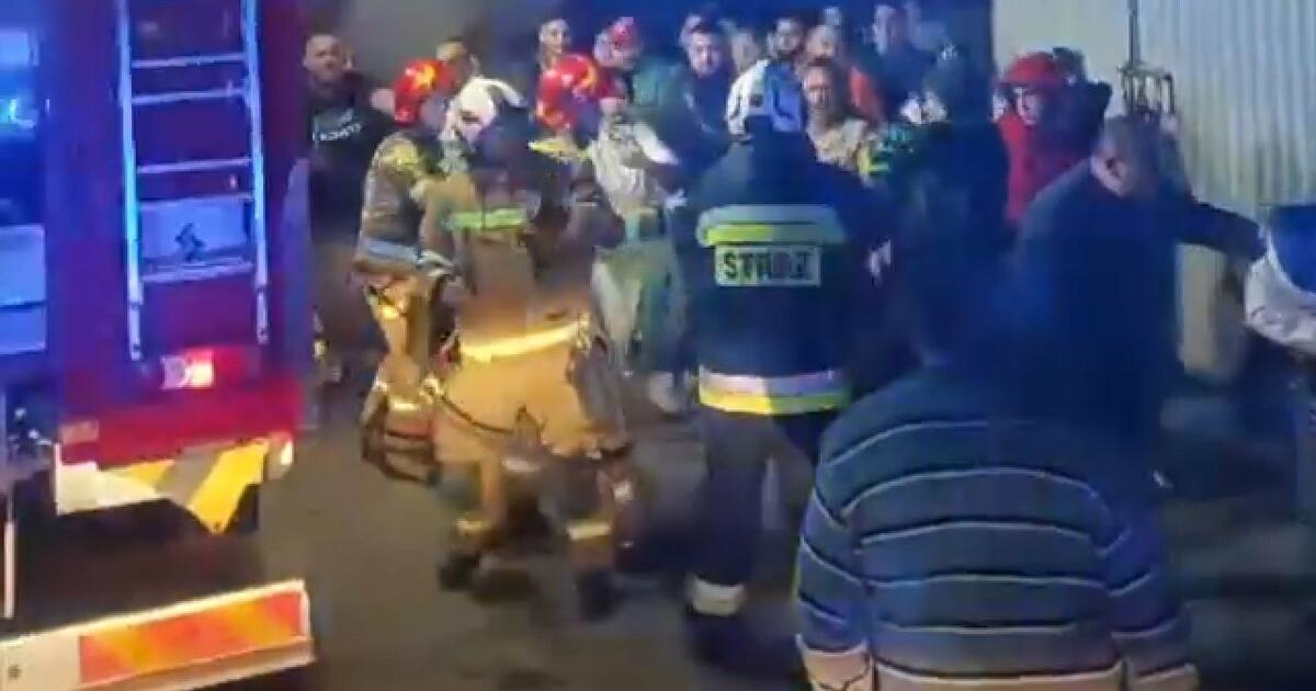 Strażacy zaatakowani podczas akcji na romskim osiedlu [WIDEO]
