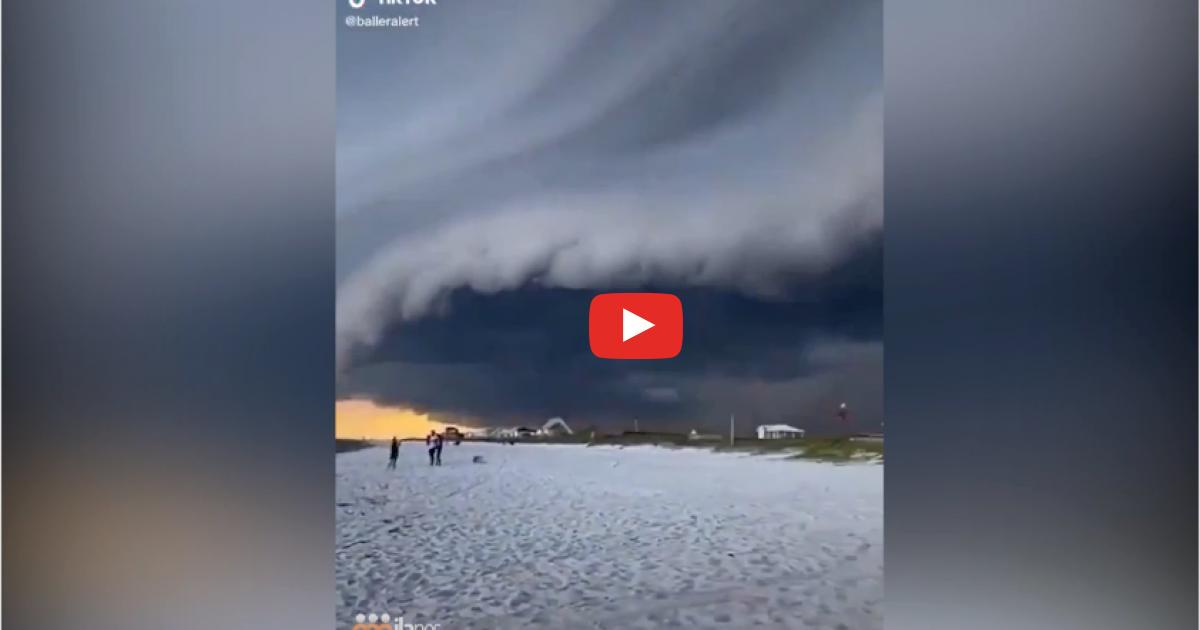 Luizjana- huragan LAURA widoczny na plaży
