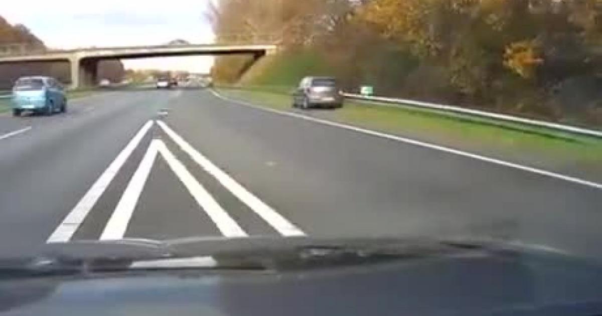 Mężczyzna poświęca własny samochód aby uratować innego kierowcę, który ma atak padaczki.