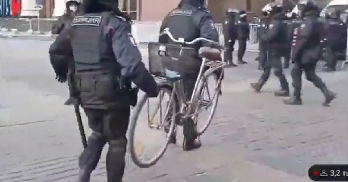 Rower został zatrzymany na demonstracji w Moskwie.