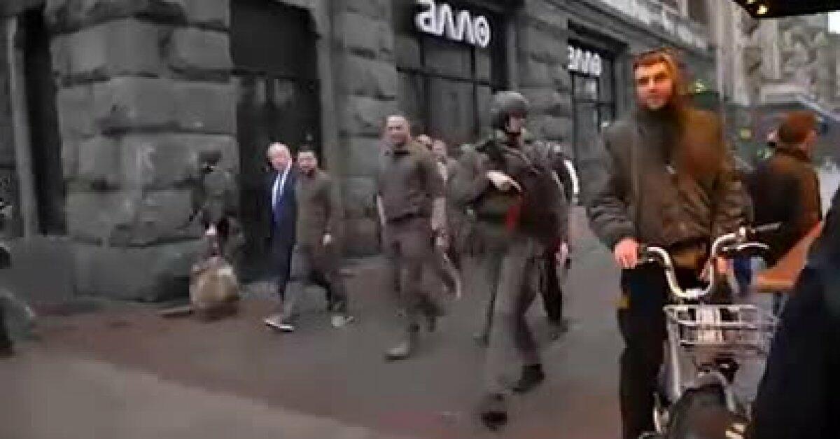 Boris Johnson ma jaja – wyszedł na ulice Kijowa z Zełenskim
