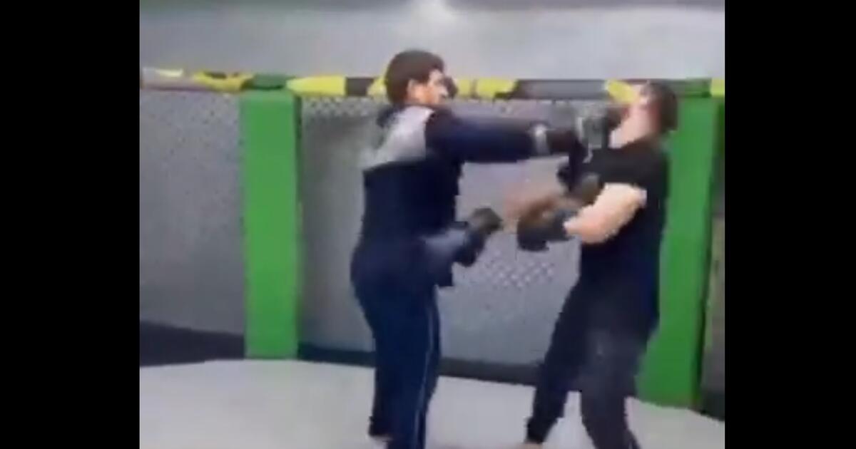Ramzan Kadyrow pokazuje swoje śmieszne umiejętności bokserskie…